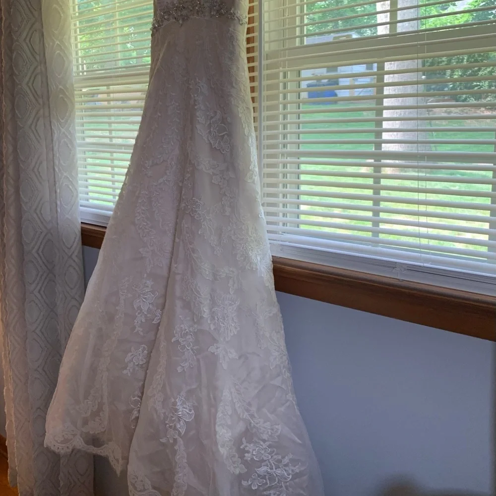 Wedding dress. Size US 10. - Picture 5 of 14